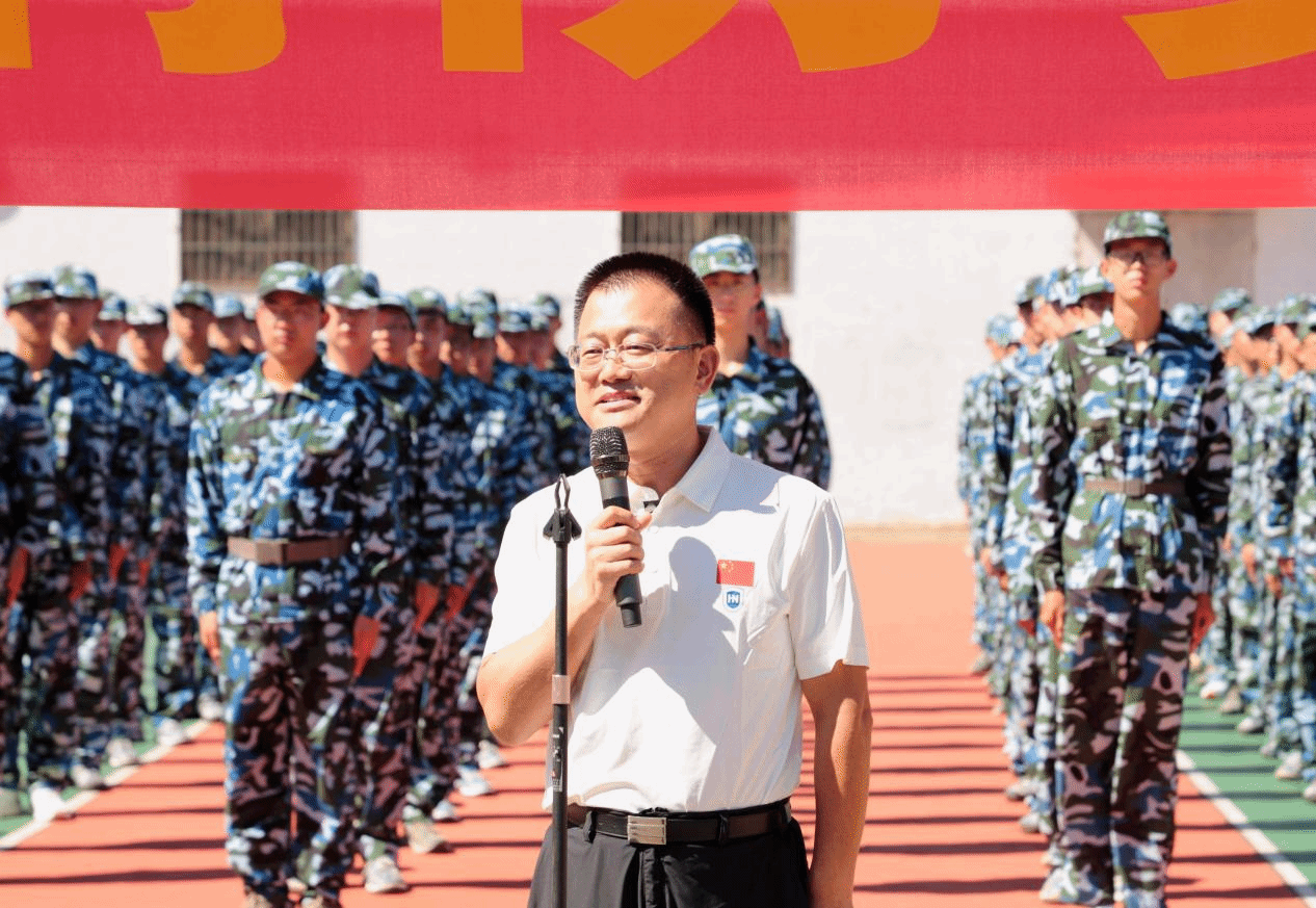 william威廉亚洲官方举行2025级新生消防安全教育培训与演练以坚实行动筑牢校园安全长城
